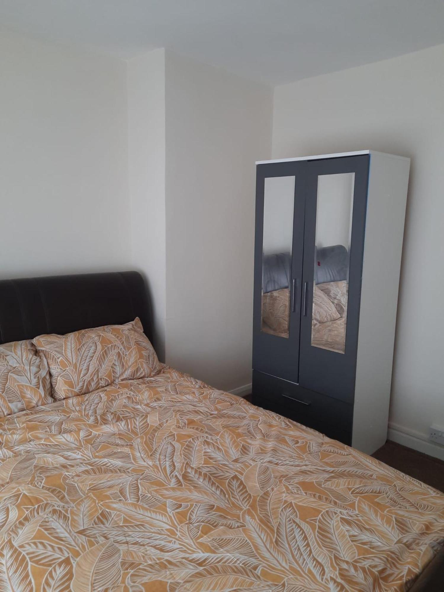Entire Three Bedroom House In Birmingham Bagian luar foto